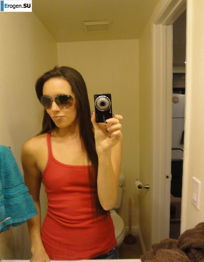 striptease in front of the mirror. Photo 13