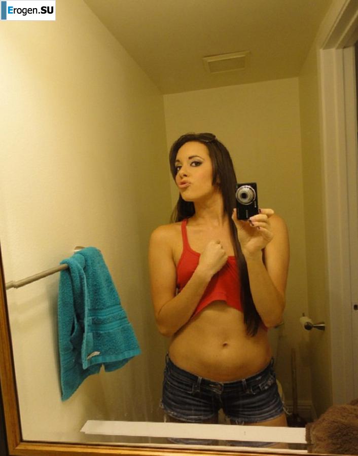 striptease in front of the mirror. Photo 21