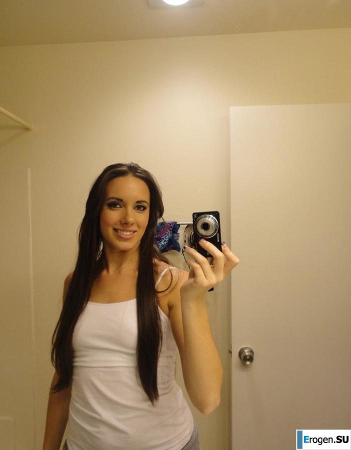 striptease in front of the mirror. Photo 29