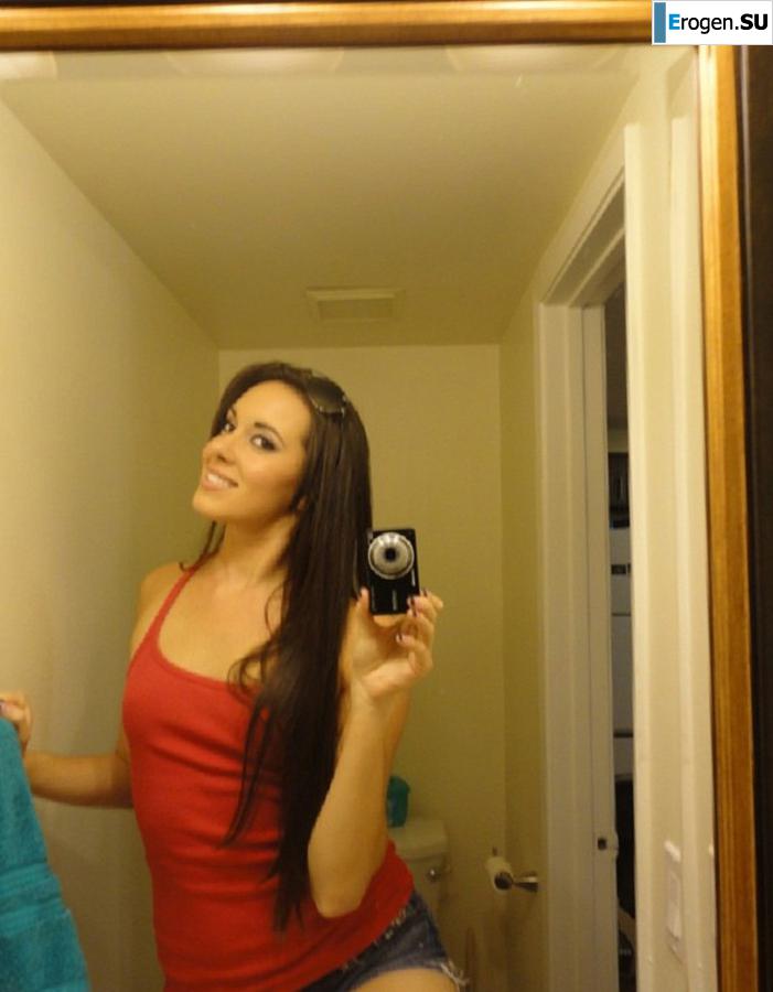 striptease in front of the mirror. Photo 35