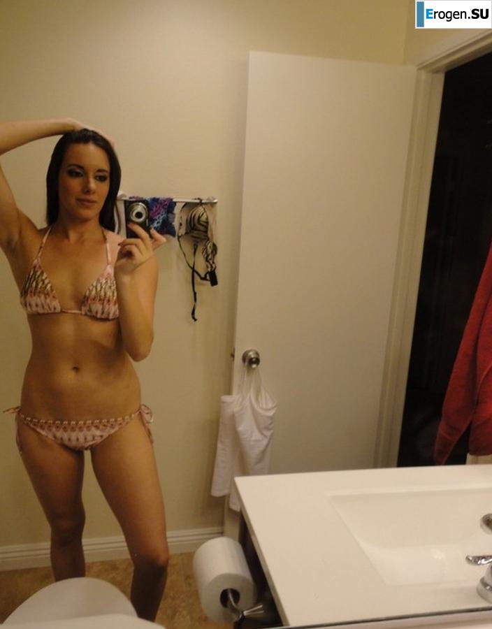 striptease in front of the mirror. Photo 38