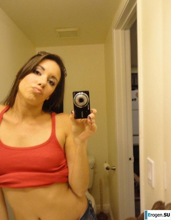 striptease in front of the mirror. Photo 52