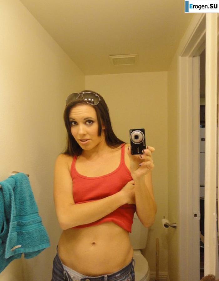 striptease in front of the mirror. Photo 54