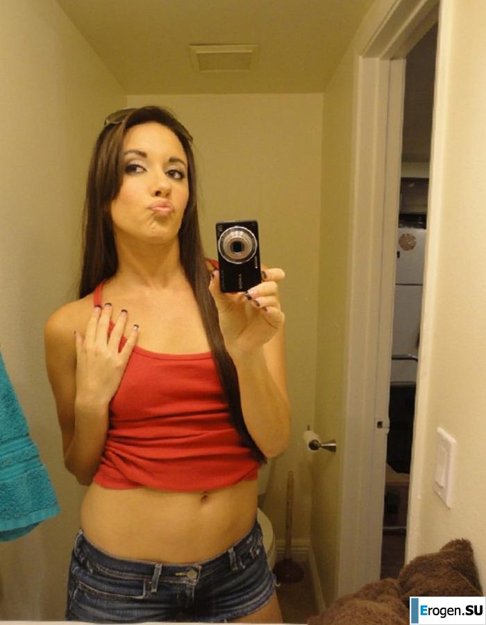 striptease in front of the mirror. Photo 58