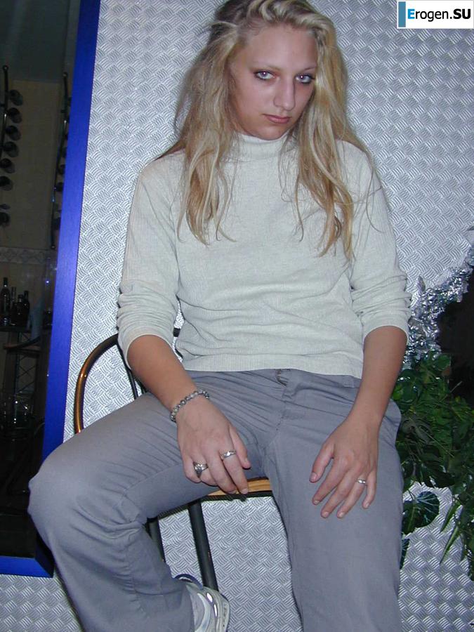 blonde with an animal look. Photo 3