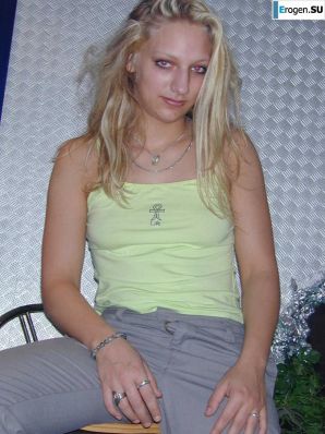 blonde with an animal look. Thumb 5