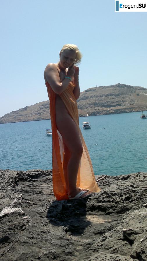 naked on the rocky shores. Photo 34