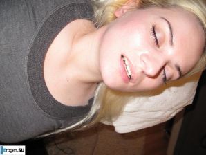 студентка экономистка возбуждена до экстаза. Эскиз 25