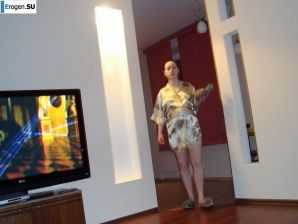 pregnant music lover without clothes. Thumb 22