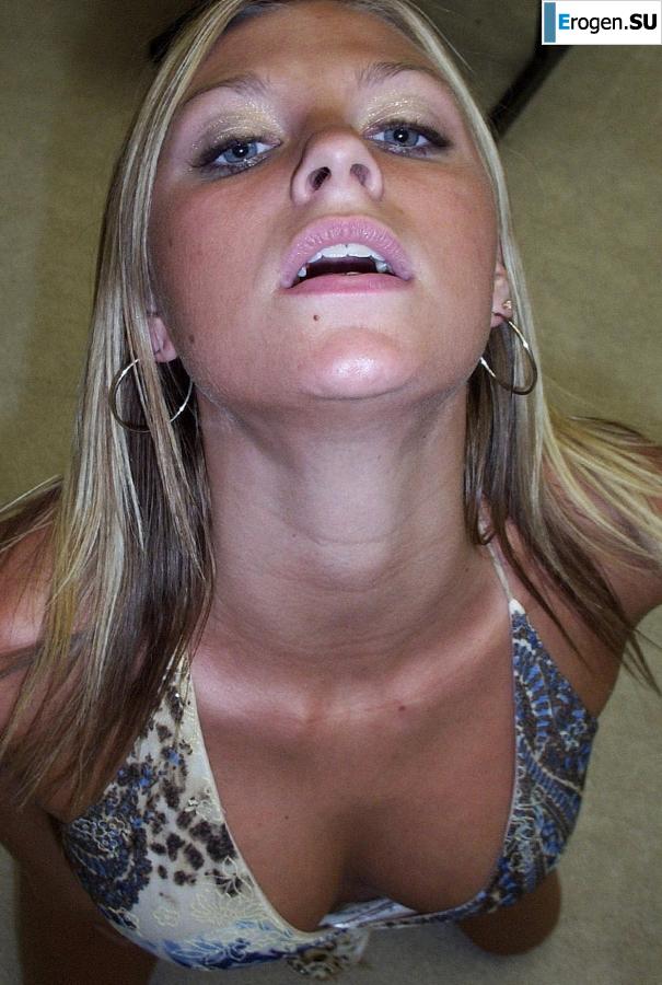 the overseas blonde is grimacing in front of the camera. Photo 38