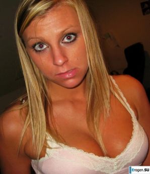 заморская блонда кривляется перед камерой. Эскиз 15