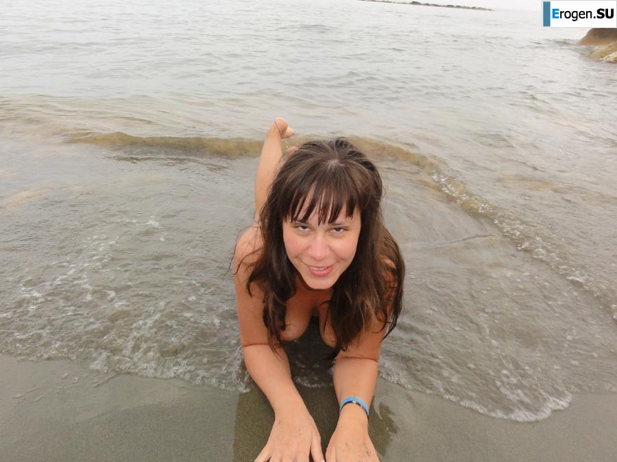 на пляже в Маями без купальника. Фото 20