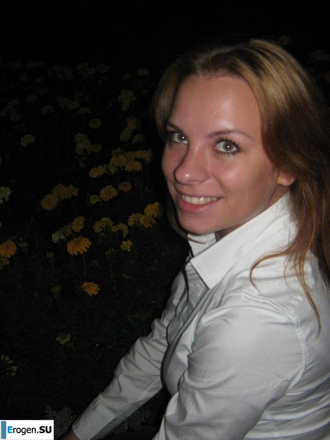 похлопала секси ресницами перед камерой. Фото 4