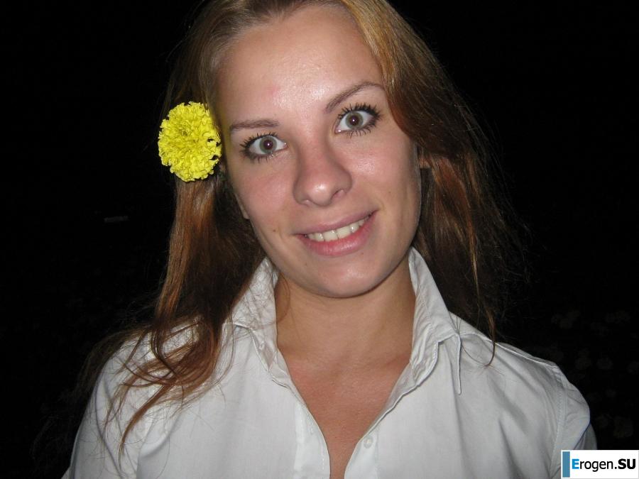 похлопала секси ресницами перед камерой. Фото 6