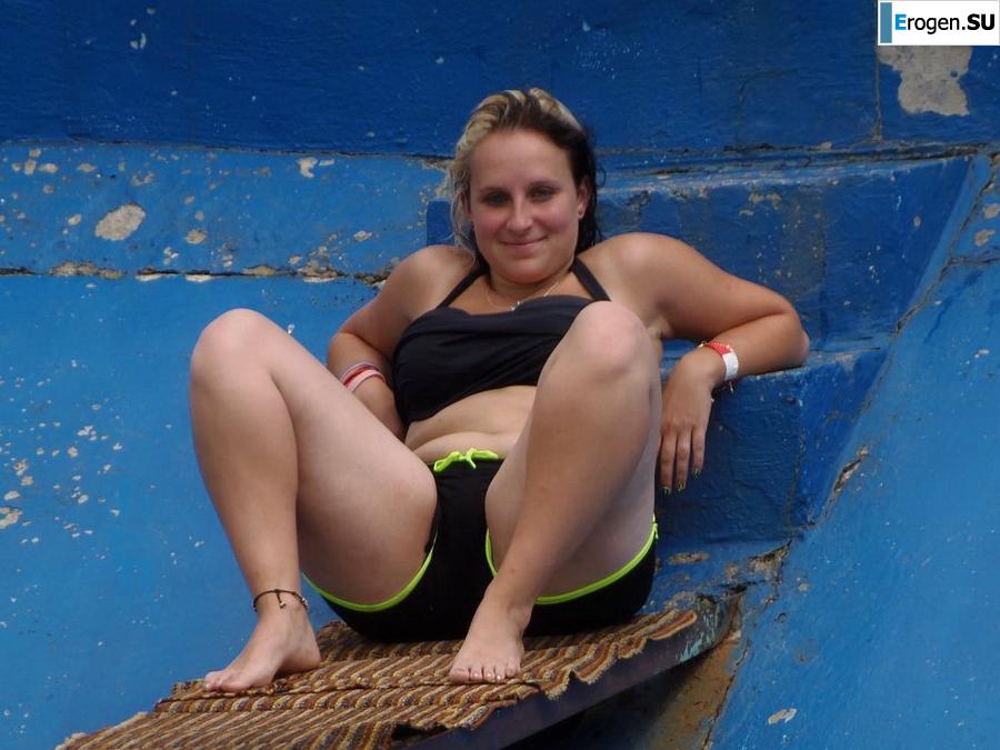 three girlfriends modestly misbehaving. Photo 23