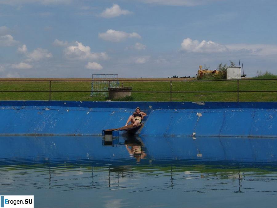 three girlfriends modestly misbehaving. Photo 25