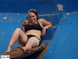 three girlfriends modestly misbehaving. Thumb 24