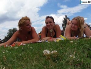 three girlfriends modestly misbehaving. Thumb 33