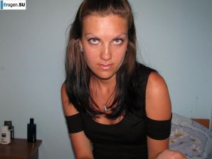 загорелые подруги на каменистом берегу. Эскиз 35