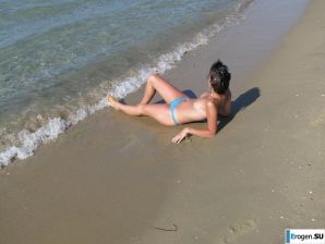 tanned girlfriends on a rocky shore. Part 2. Thumb 10