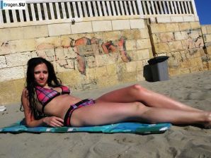 leave without a swimsuit. Thumb 6