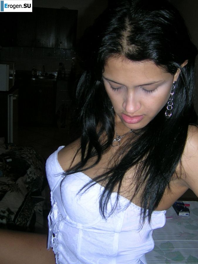 latin girl with a boyfriend. Photo 1