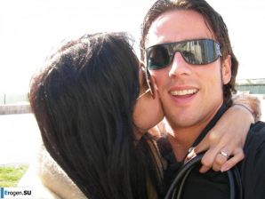 латинская девчушка с бойфрендом. Эскиз 23