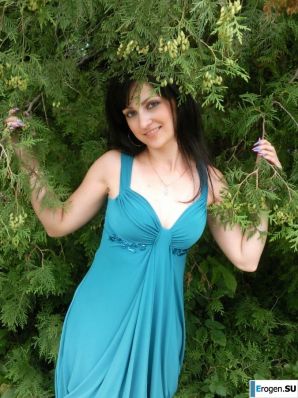 знойная сексуальная брюнетка. Эскиз 4