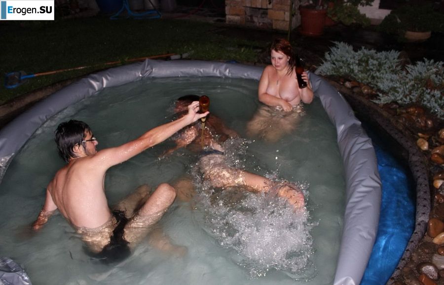 голые телки в бассейне. Фото 27