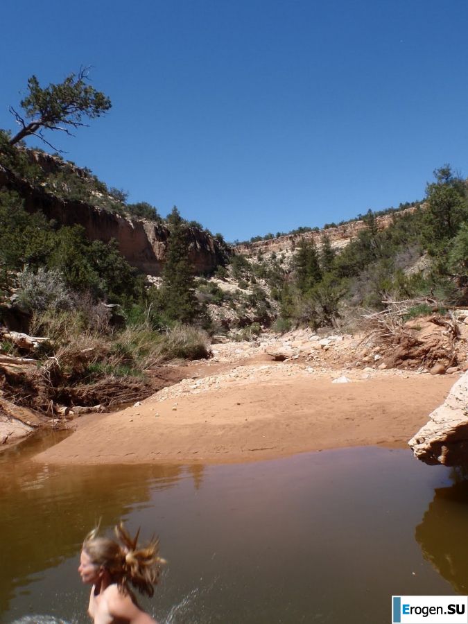 безбашенные девушки в каньоне. Фото 11