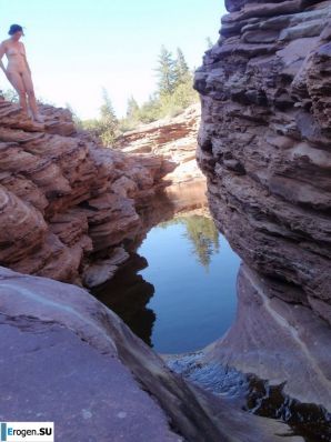 безбашенные девушки в каньоне. Эскиз 18