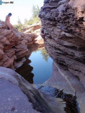 безбашенные девушки в каньоне. Эскиз 19