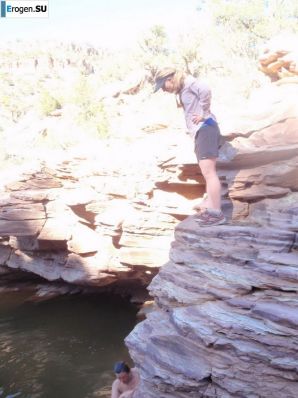 безбашенные девушки в каньоне. Эскиз 21