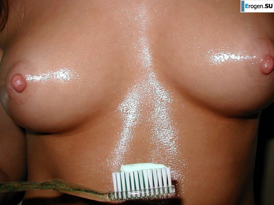 naked with a toothbrush. Photo 34