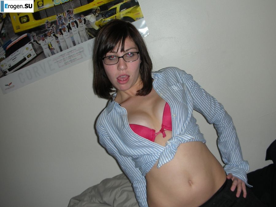 в очках но без трусиков. Фото 5