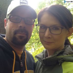 a woman has something to show. Thumb 17