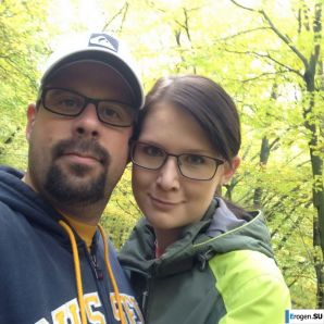 a woman has something to show. Thumb 18