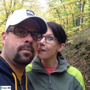 a woman has something to show. Thumb 19