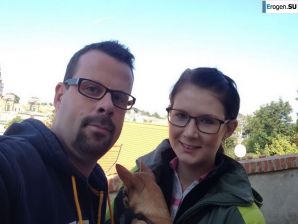 a woman has something to show. Thumb 7