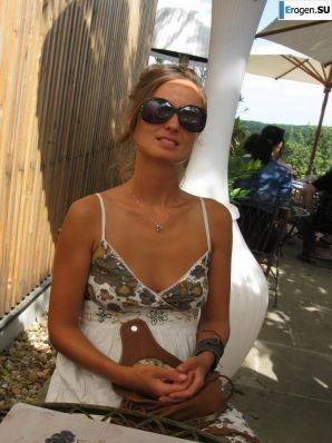 took off her bra somewhere on the rocky slopes. Thumb 16