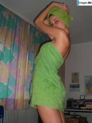 a happy young couple presents. Thumb 24