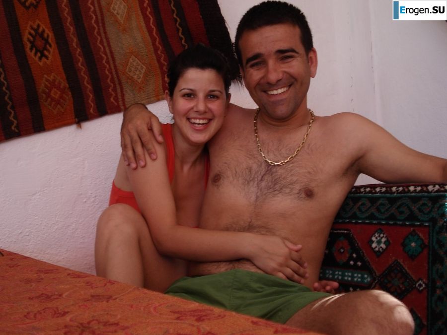 petite short-haired brunette on vacation. Part 2. Photo 14