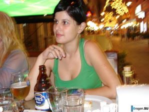 petite short-haired brunette on vacation. Part 2. Thumb 12