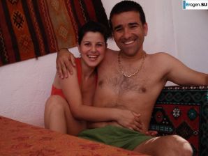 petite short-haired brunette on vacation. Part 2. Thumb 14