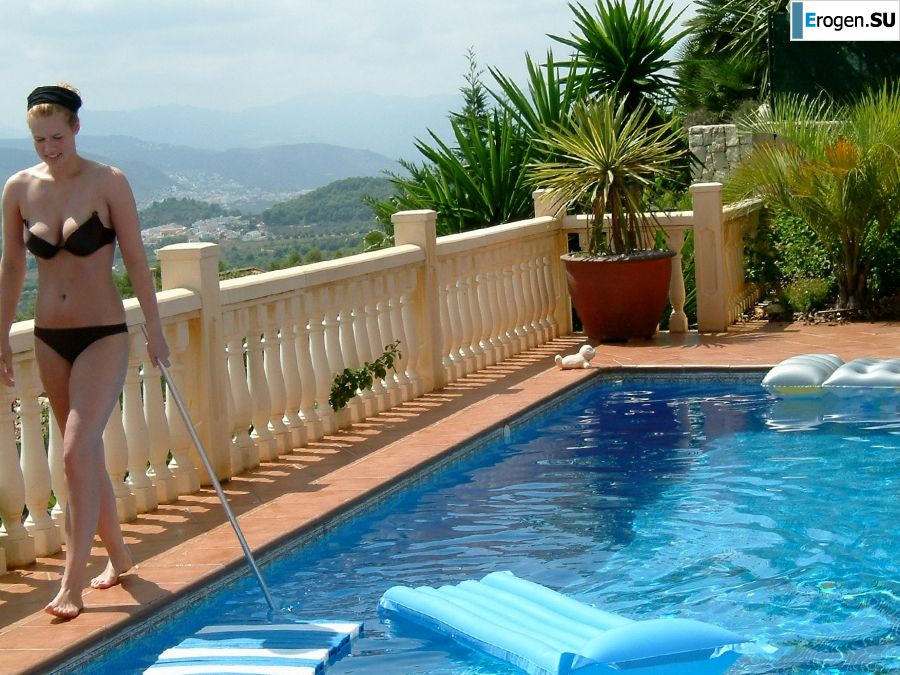 girlfriends in a Greek hotel. Photo 4