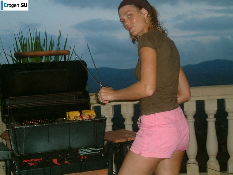 girlfriends in a Greek hotel. Photo 7