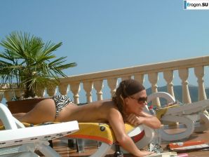 girlfriends in a Greek hotel. Thumb 10