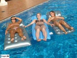 girlfriends in a Greek hotel. Thumb 17