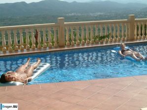 girlfriends in a Greek hotel. Thumb 8