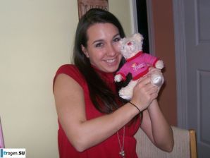 a cheerful lover of satin bustiers. Thumb 6